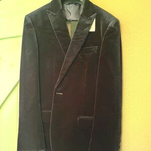 Brooks brothers valor tuxedo NEVER WORN! NEVER TAILORED!!